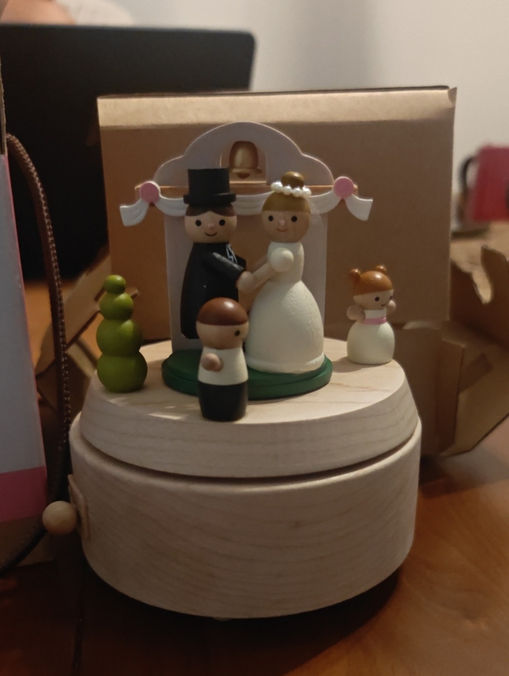 Wooden Wedding Music Box - Bride & Groom Figurines